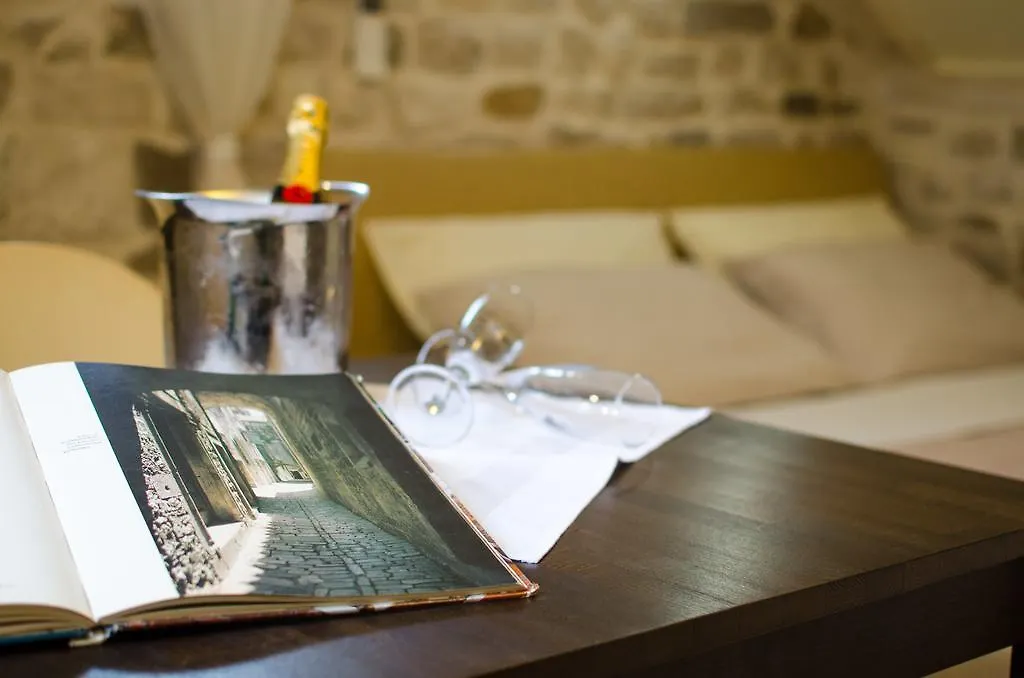 Apartments Kaja Trogir 0*,