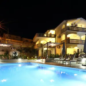  Apartment Bago