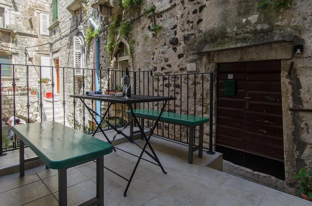 Apartments Kaja Trogir 0*,