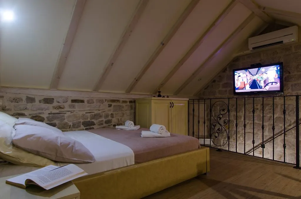 Apartments Kaja تروغير
